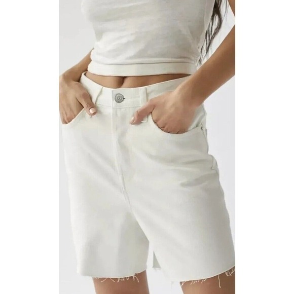 Urban Outfitters‎ BDG 90s Long Inseam Raw Edge Ivory Shorts Sz 24 NEW - Picture 3 of 9